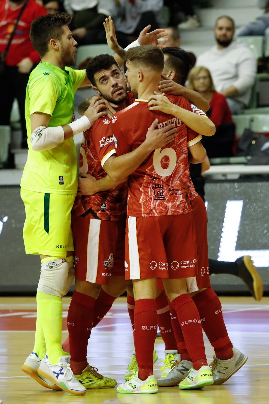 El equipo de Diego Giustozzi se fue ganando tres a cero al Peñíscola en el descanso y acabó con Espíndola como héroe al final.