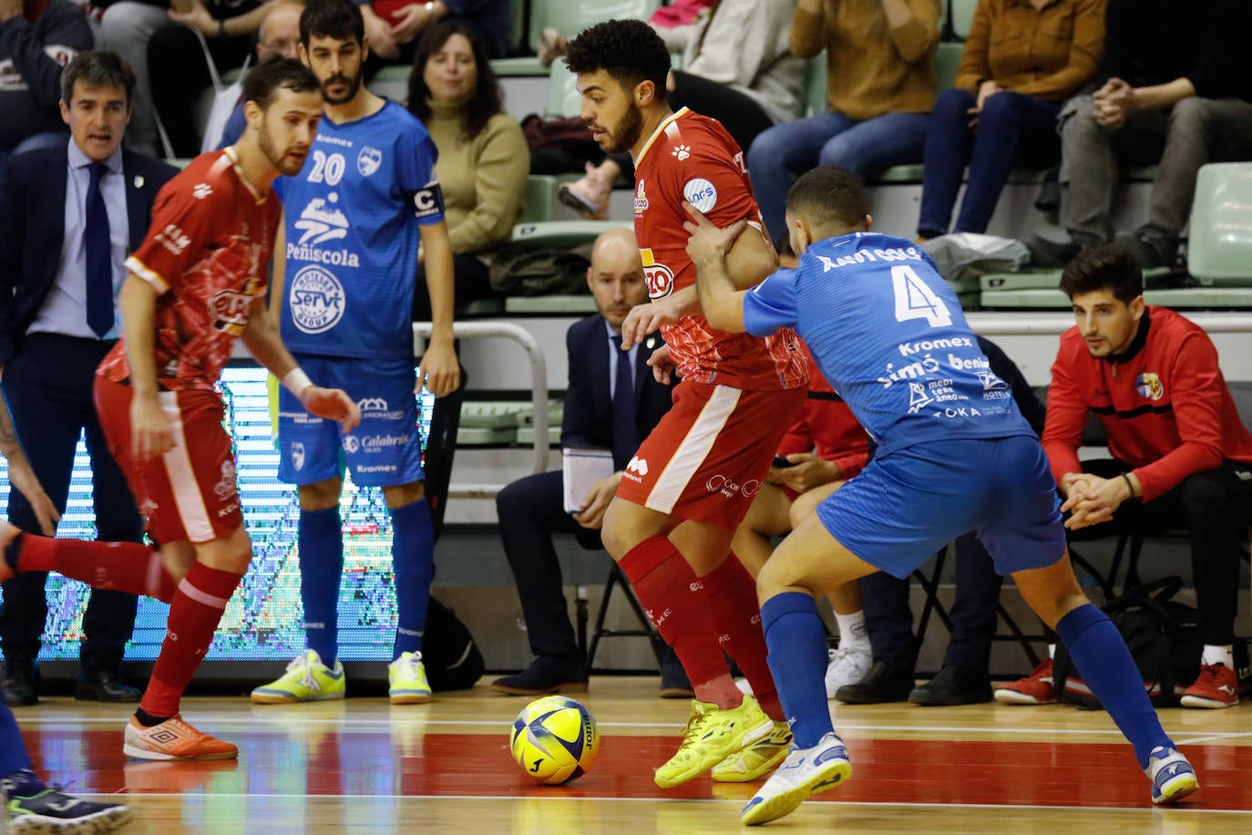 El equipo de Diego Giustozzi se fue ganando tres a cero al Peñíscola en el descanso y acabó con Espíndola como héroe al final.