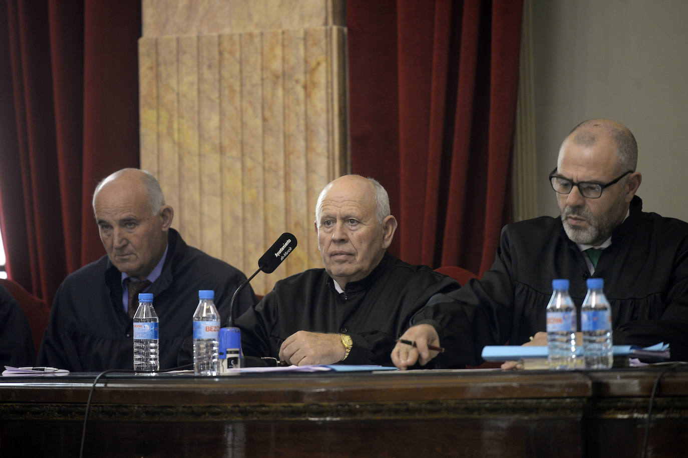 El Consejo de Hombres Buenos celebró ayer en el Salón de Plenos del Ayuntamiento de Murcia una sesión ordinaria.