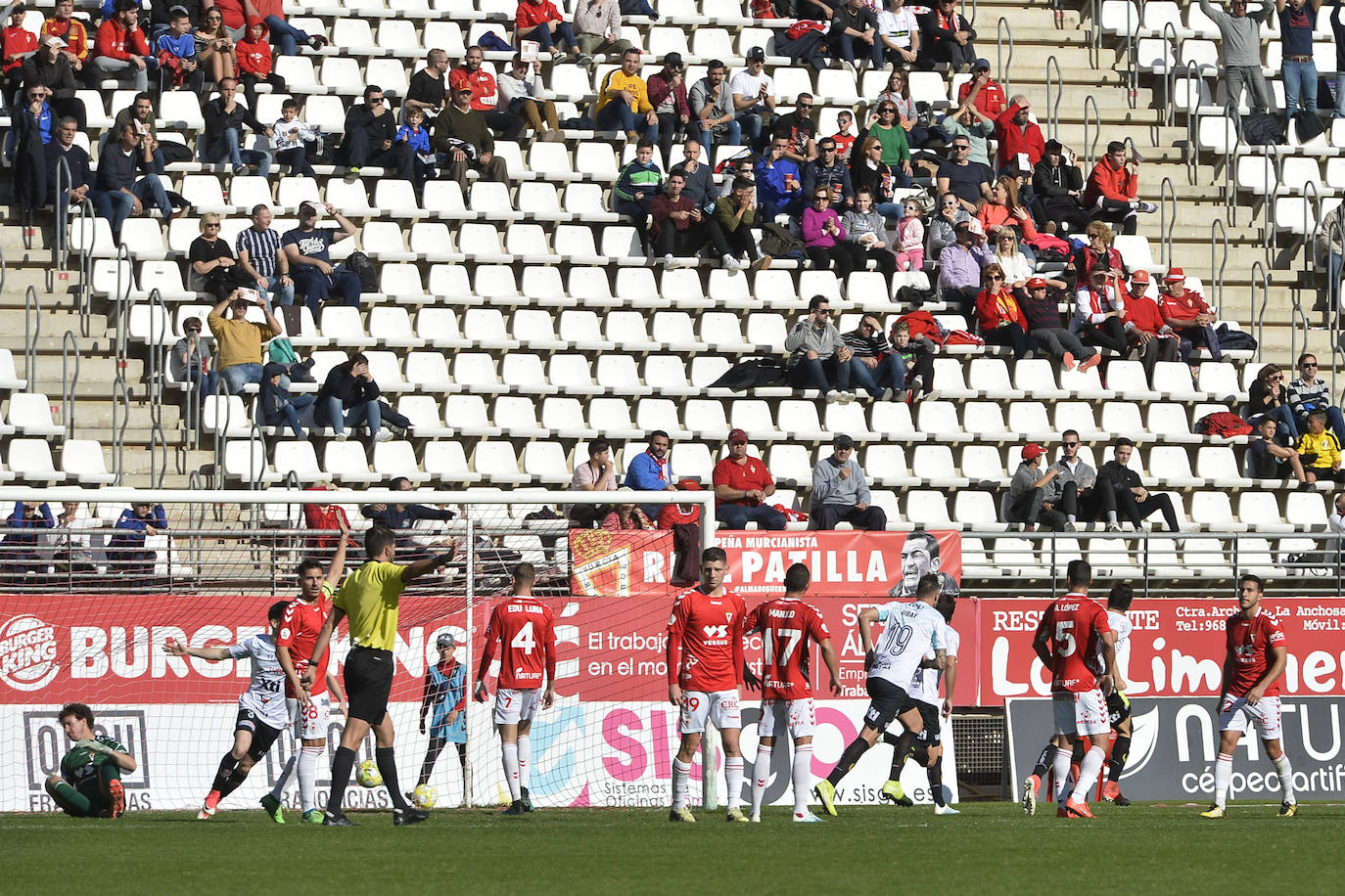 El equipo de Sandroni tira de oficio para llevarse los tres puntos del Enrique Roca, en un duelo en el que los granas no tuvieron ni fútbol ni acierto