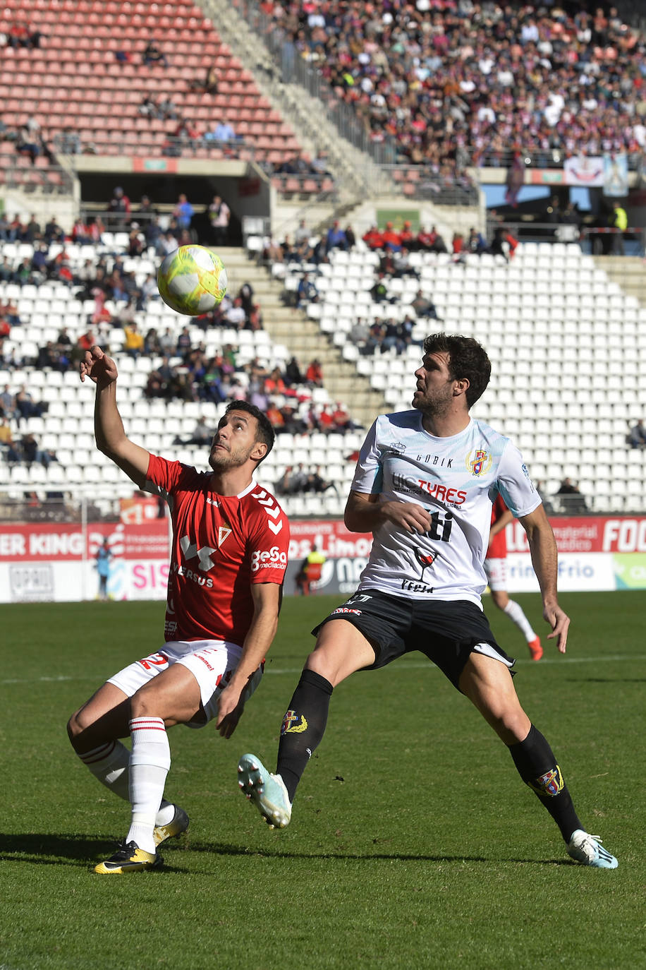 El equipo de Sandroni tira de oficio para llevarse los tres puntos del Enrique Roca, en un duelo en el que los granas no tuvieron ni fútbol ni acierto