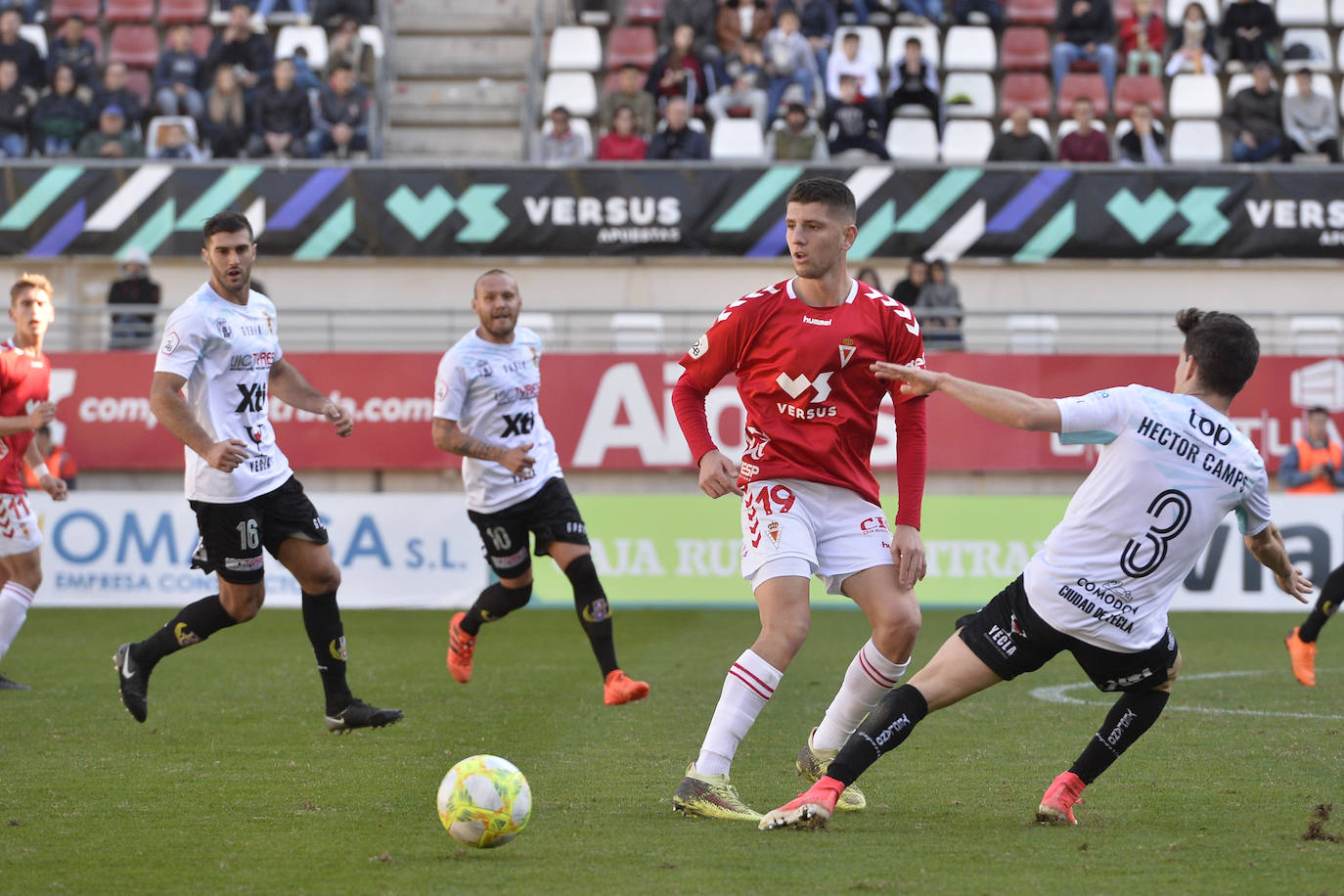 El equipo de Sandroni tira de oficio para llevarse los tres puntos del Enrique Roca, en un duelo en el que los granas no tuvieron ni fútbol ni acierto