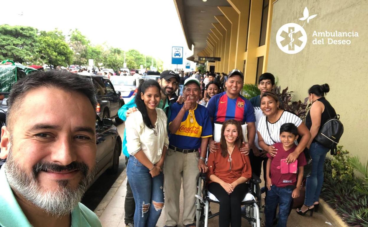 Graciela Medina, junto a su familia, en Bolivia.