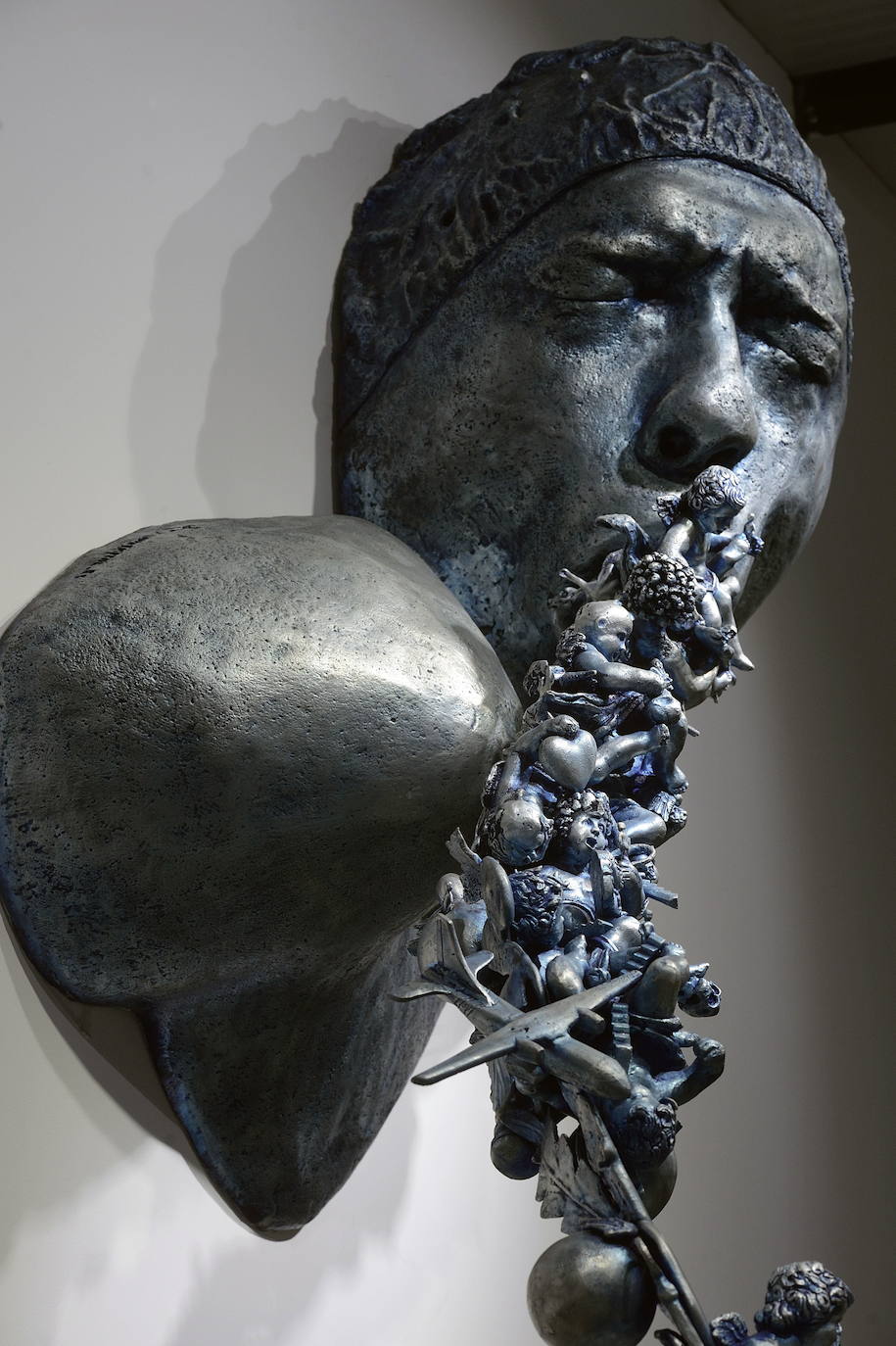 El artista yeclano muestra una colección de esculturas de aluminio