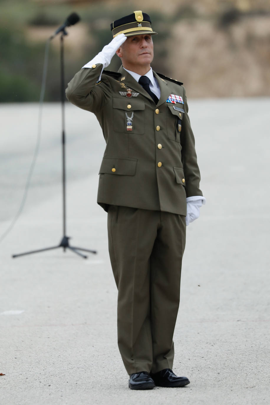 Las instalaciones del acuartelamiento de Santa Bárbara, en la pedanía murciana de Javalí Nuevo, acogieron este viernes la ceremonia de entrega de mando del Regimiento de Infantería 'Zaragoza nº5', en la que tomó posesión del cargo el coronel Francisco Herrera Cruz, que ha venido a reemplazar a José Ruipérez. 