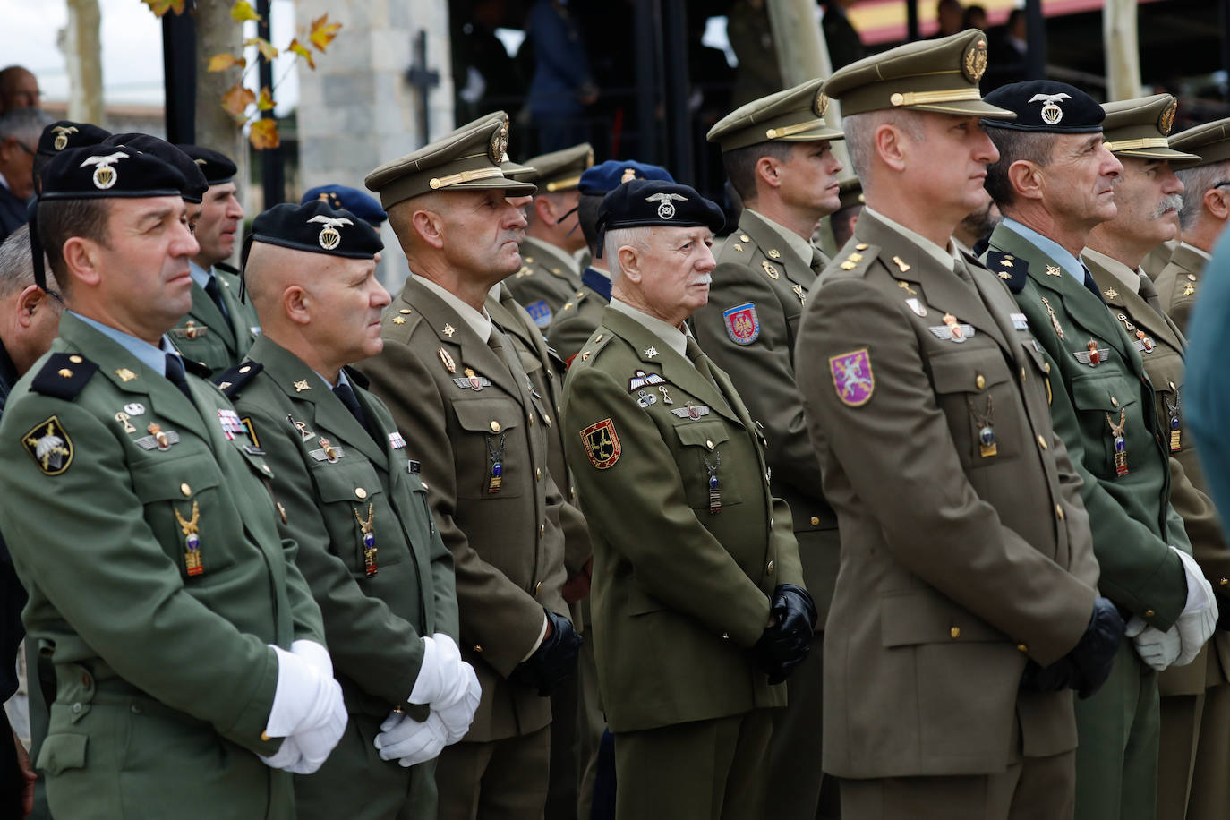 Las instalaciones del acuartelamiento de Santa Bárbara, en la pedanía murciana de Javalí Nuevo, acogieron este viernes la ceremonia de entrega de mando del Regimiento de Infantería 'Zaragoza nº5', en la que tomó posesión del cargo el coronel Francisco Herrera Cruz, que ha venido a reemplazar a José Ruipérez. 