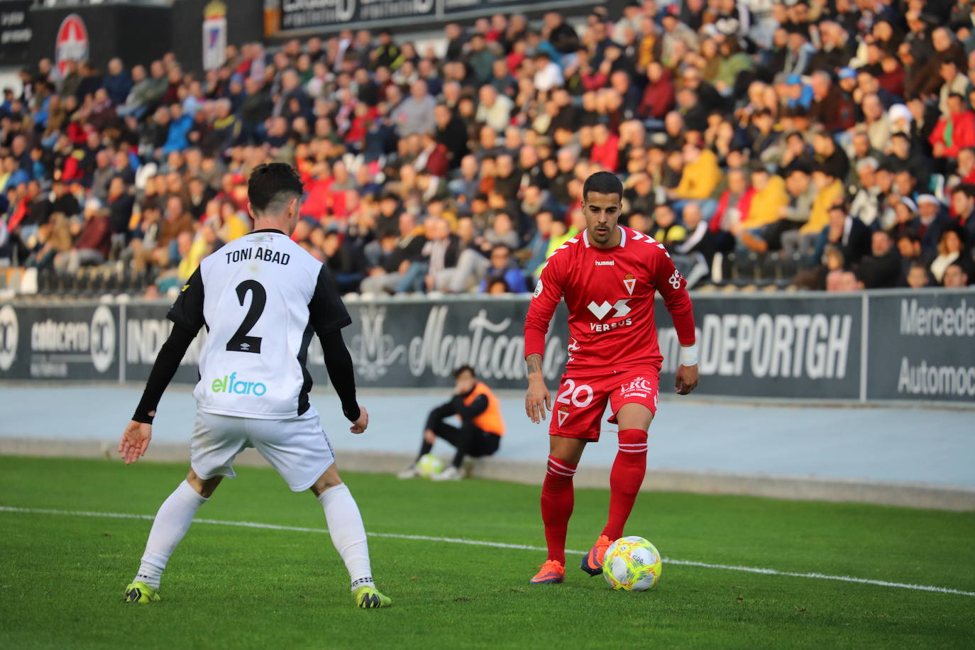 El conjunto grana firma una actuación positiva en el campo del segundo clasificado pero el resultado no le sirve para alejarse del descenso