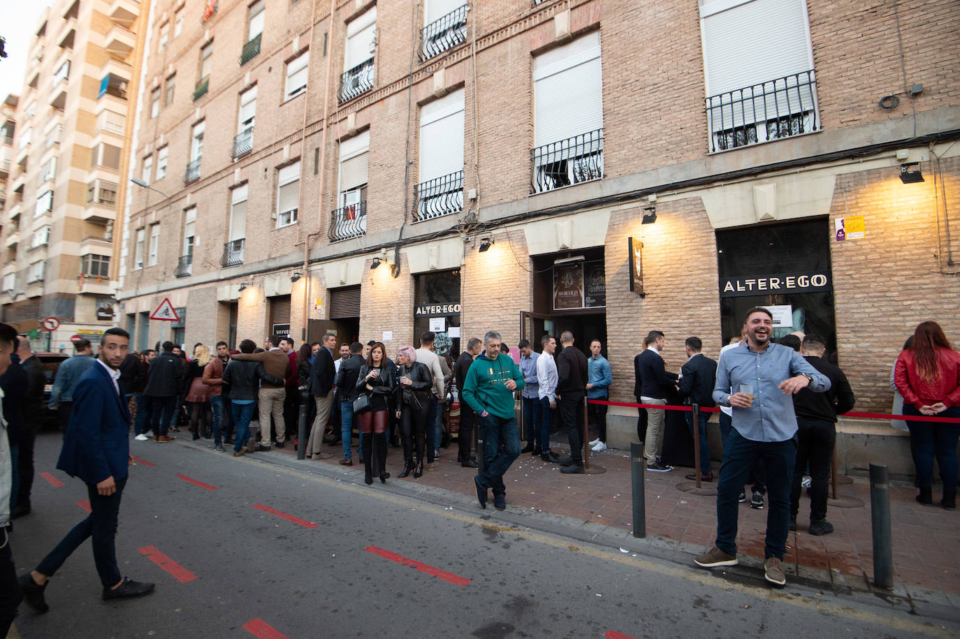Miles de personas tomaron las calles este martes desde la hora de comer para celebrar la Nochebuena junto a familiares y amigos