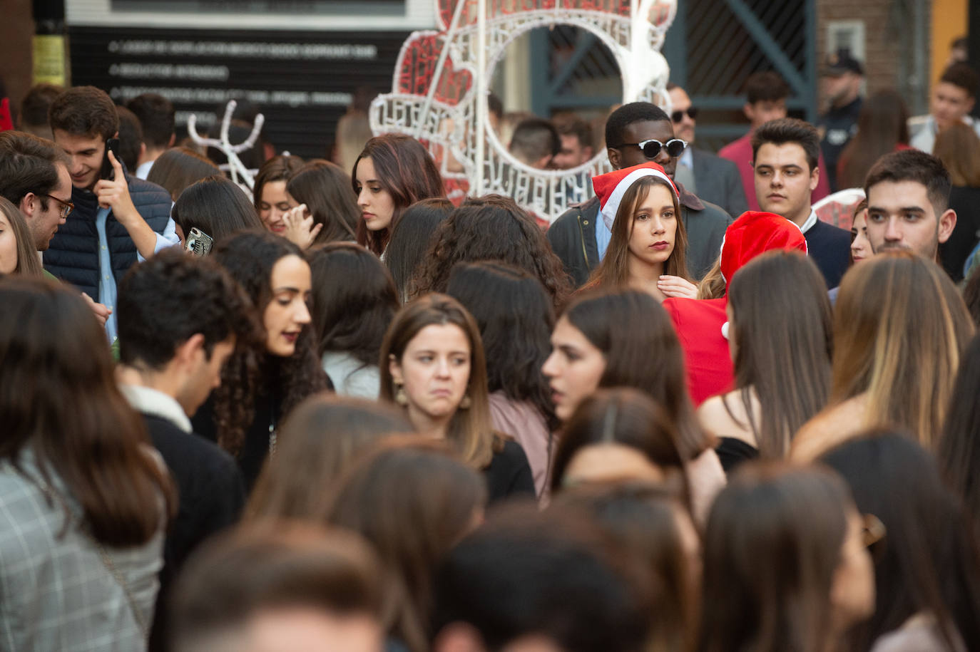 Miles de personas tomaron las calles este martes desde la hora de comer para celebrar la Nochebuena junto a familiares y amigos