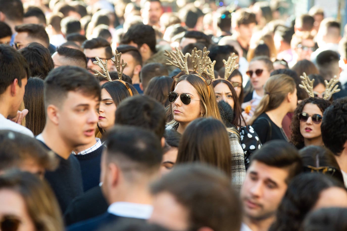 Miles de personas tomaron las calles este martes desde la hora de comer para celebrar la Nochebuena junto a familiares y amigos