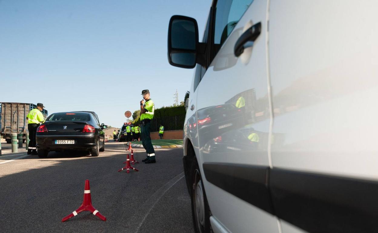 Imagen de archivo de un control de alcoholemia en Murcia. 