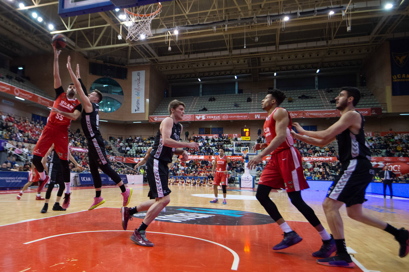 El UCAM cedió por la mínima un desastroso partido contra un Bilbao menos malo para sumar su séptima derrota seguida