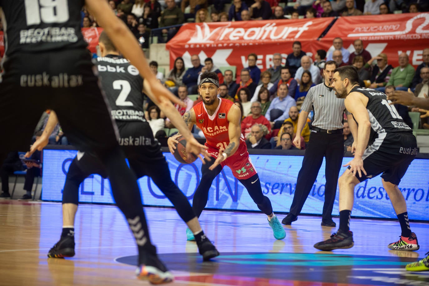 El UCAM cedió por la mínima un desastroso partido contra un Bilbao menos malo para sumar su séptima derrota seguida