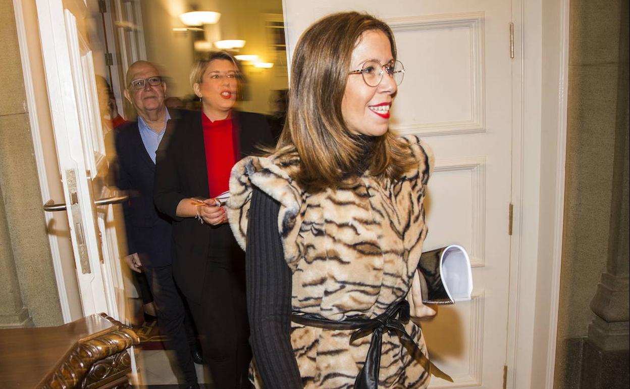Ana Belén Castejón, alcaldesa de Cartagena, a su llegada al Pleno del pasado viernes.