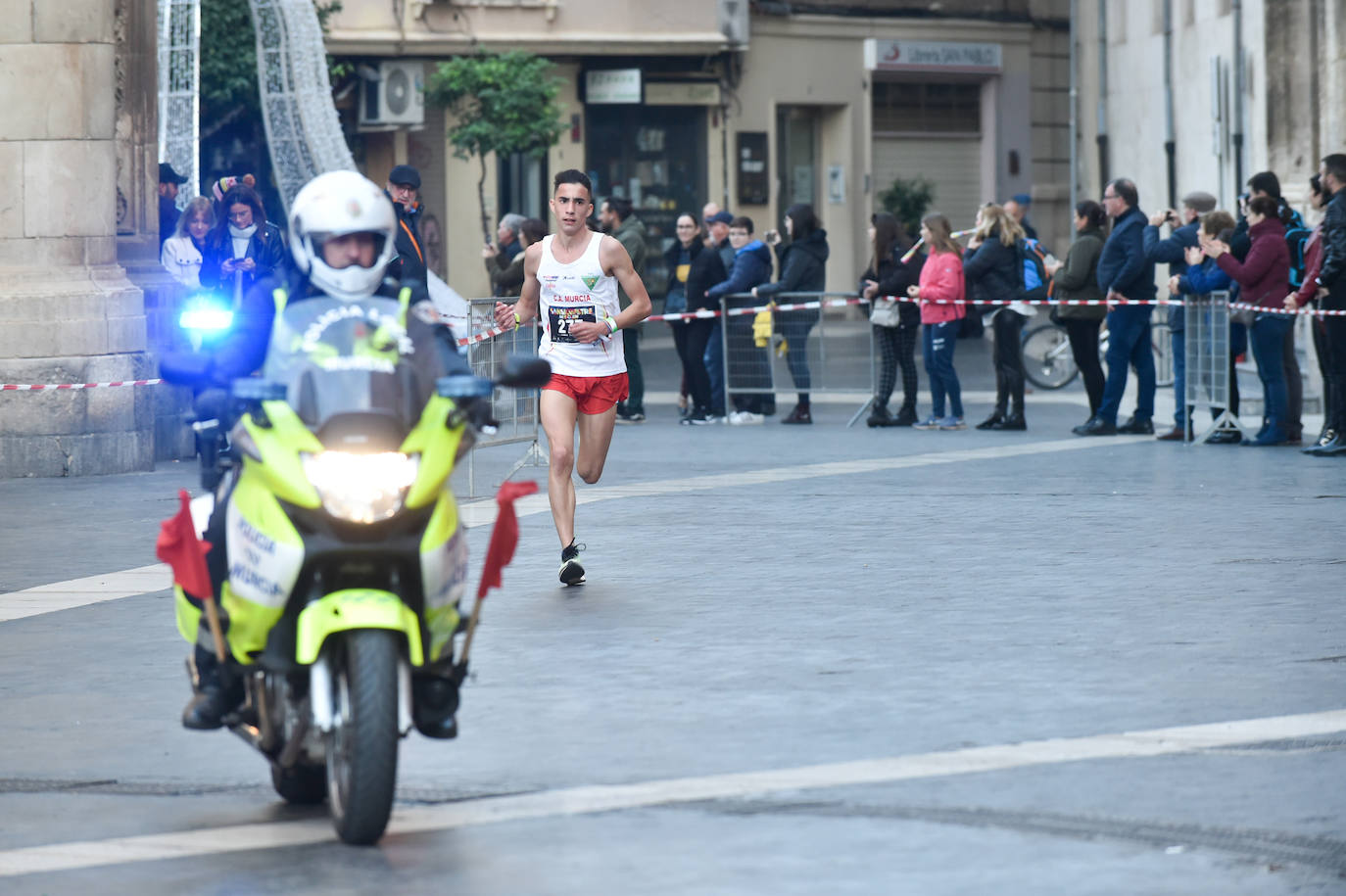 Miles de corredores despiden el año en la prueba que organiza LA VERDAD. 