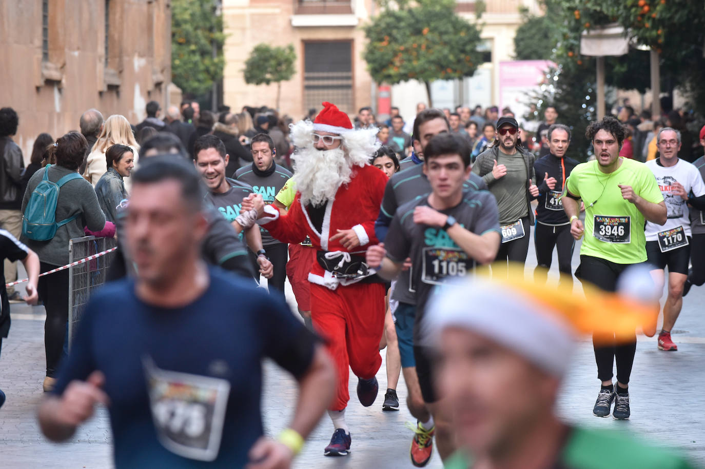 Miles de corredores despiden el año en la prueba que organiza LA VERDAD. 