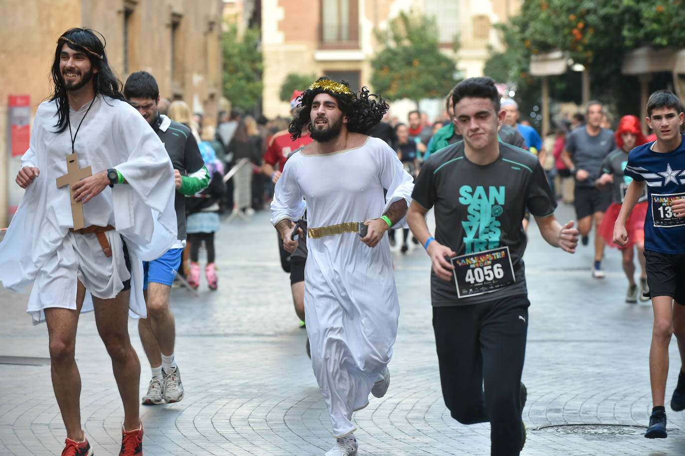 Miles de corredores despiden el año en la prueba que organiza LA VERDAD. 