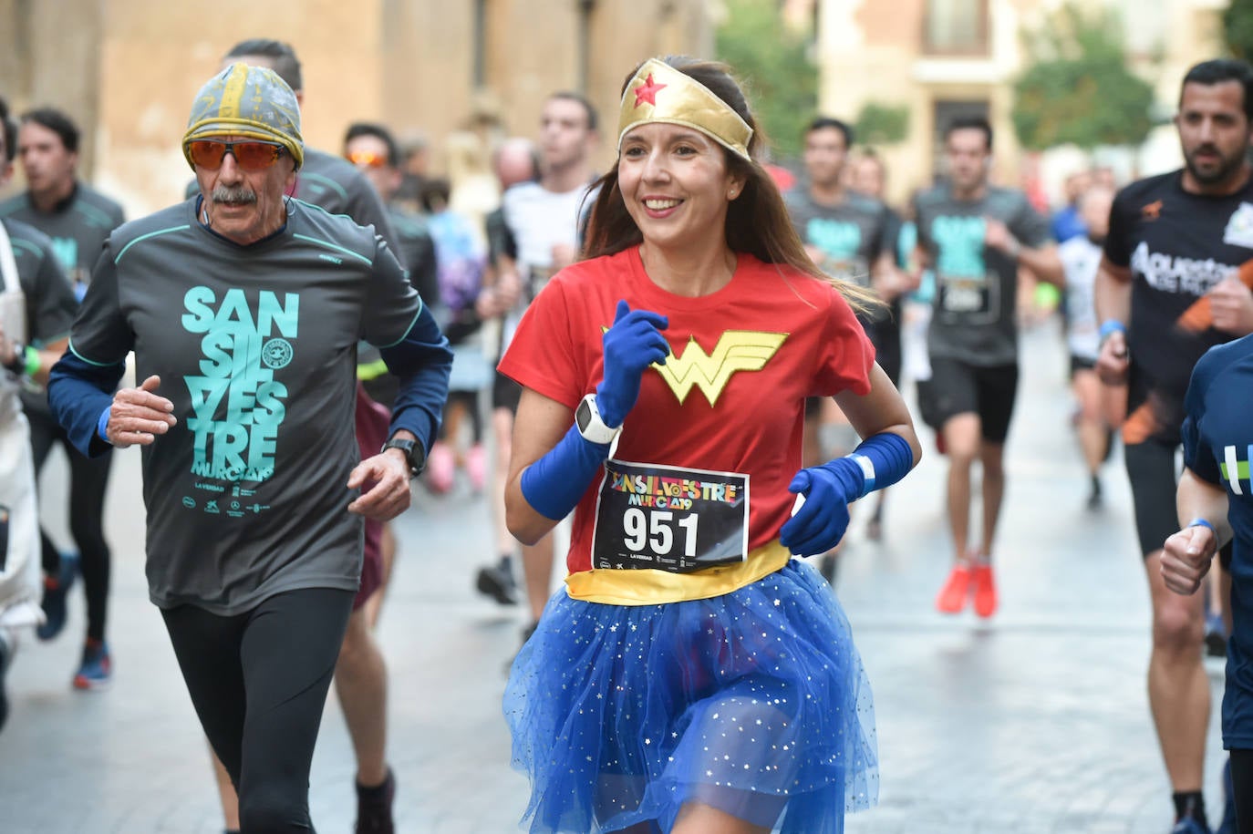 Miles de corredores despiden el año en la prueba que organiza LA VERDAD. 