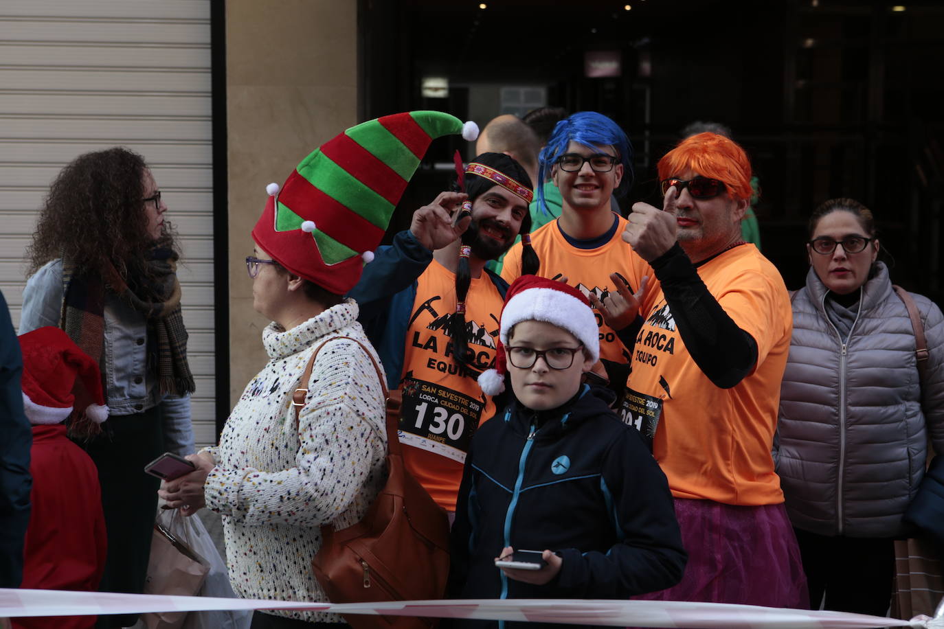 Fotos: Gran ambiente y muchos disfraces en la salida de la San Silvestre de Lorca