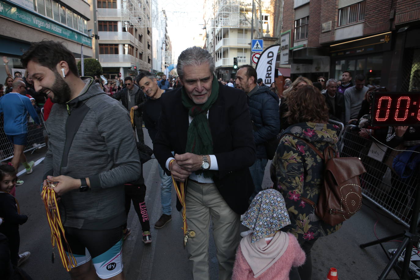 Fotos: Gran ambiente y muchos disfraces en la salida de la San Silvestre de Lorca