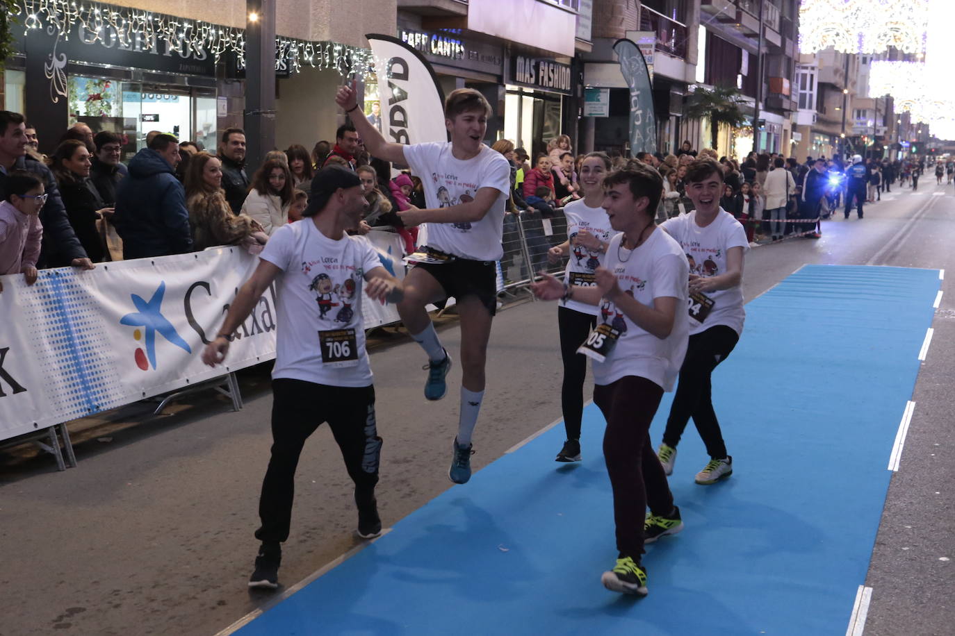 La séptima edición de la carrera que cierra el año contó con la participación de más de 1.000 personas