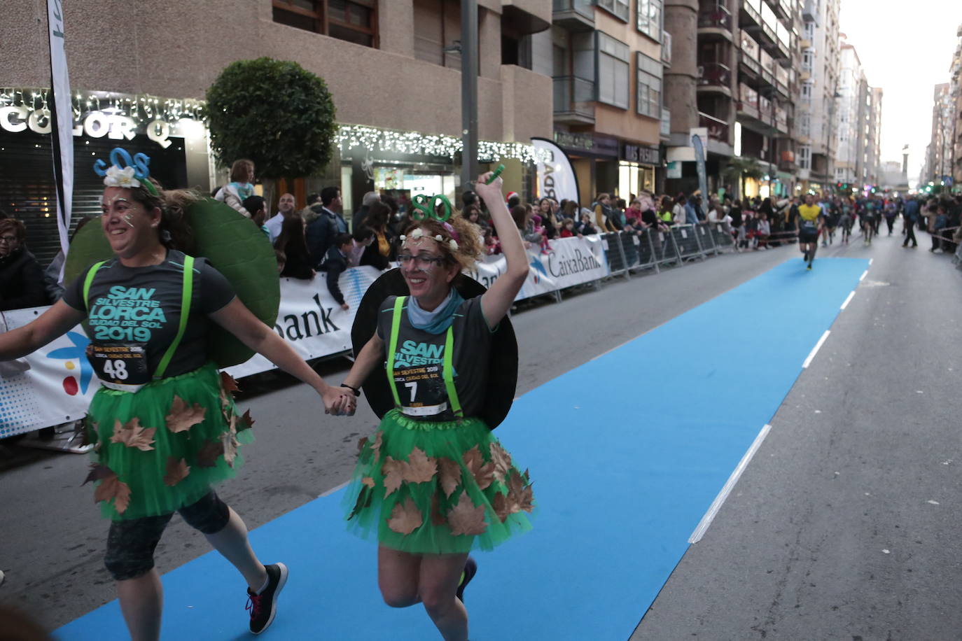 La séptima edición de la carrera que cierra el año contó con la participación de más de 1.000 personas