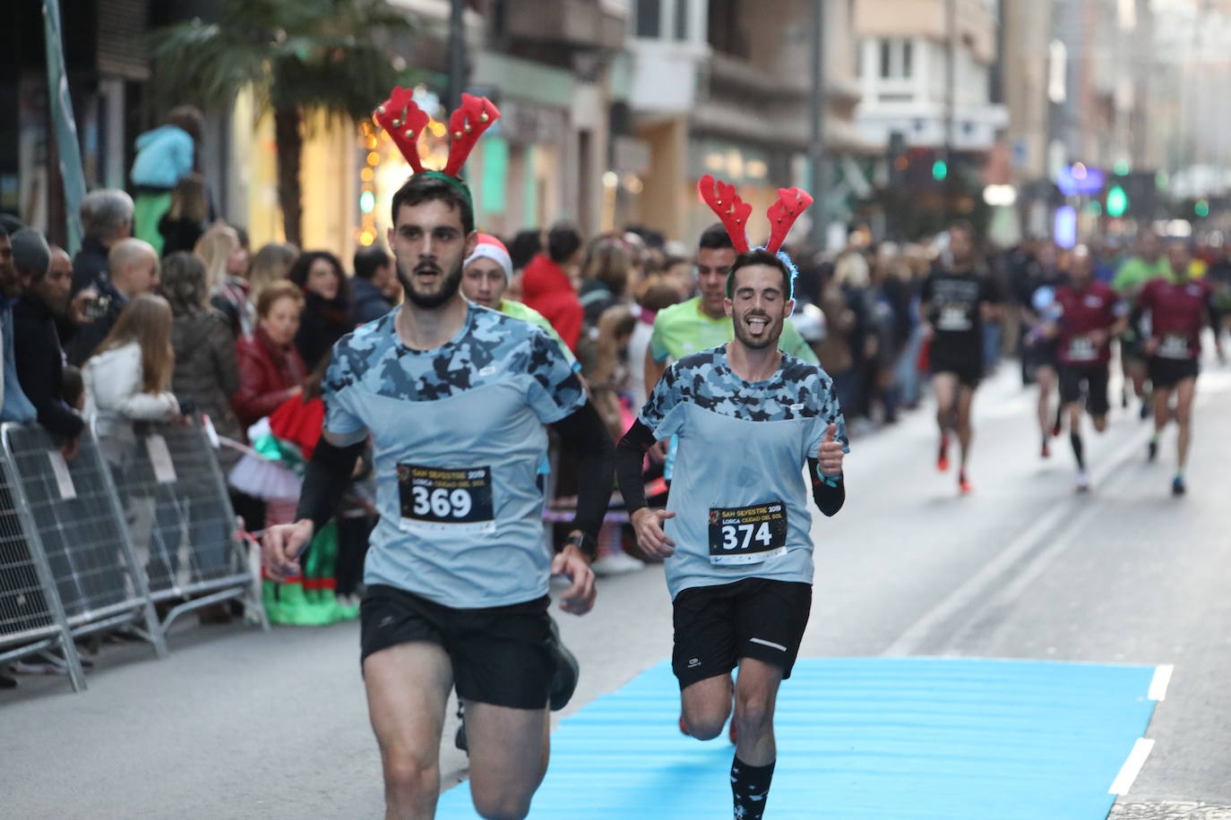 La séptima edición de la carrera que cierra el año contó con la participación de más de 1.000 personas