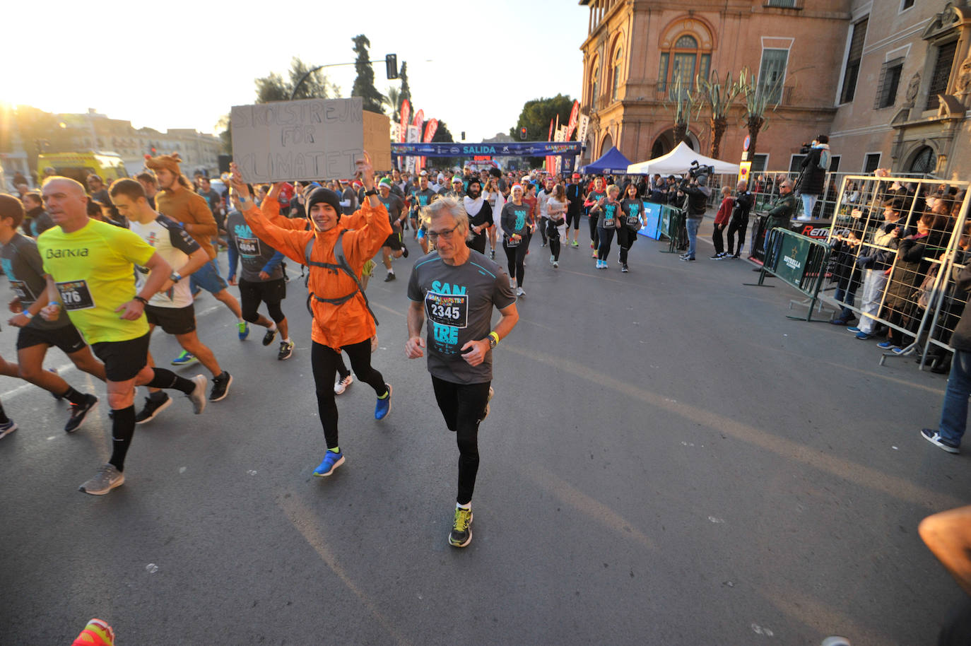 Cerca de 5.000 corredores no se han querido perder esta experiencia y han conseguido batir el récord de participación