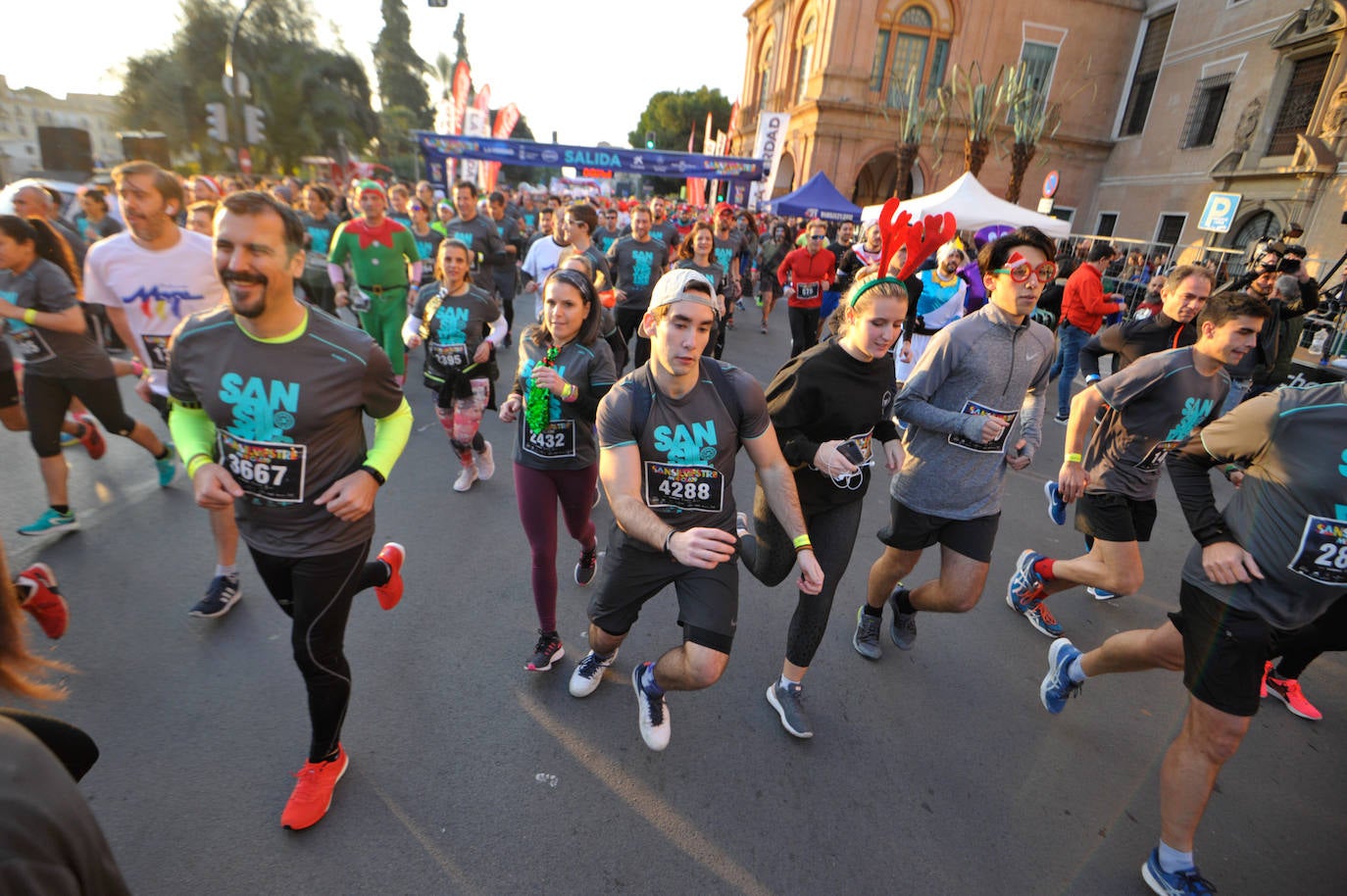 Cerca de 5.000 corredores no se han querido perder esta experiencia y han conseguido batir el récord de participación