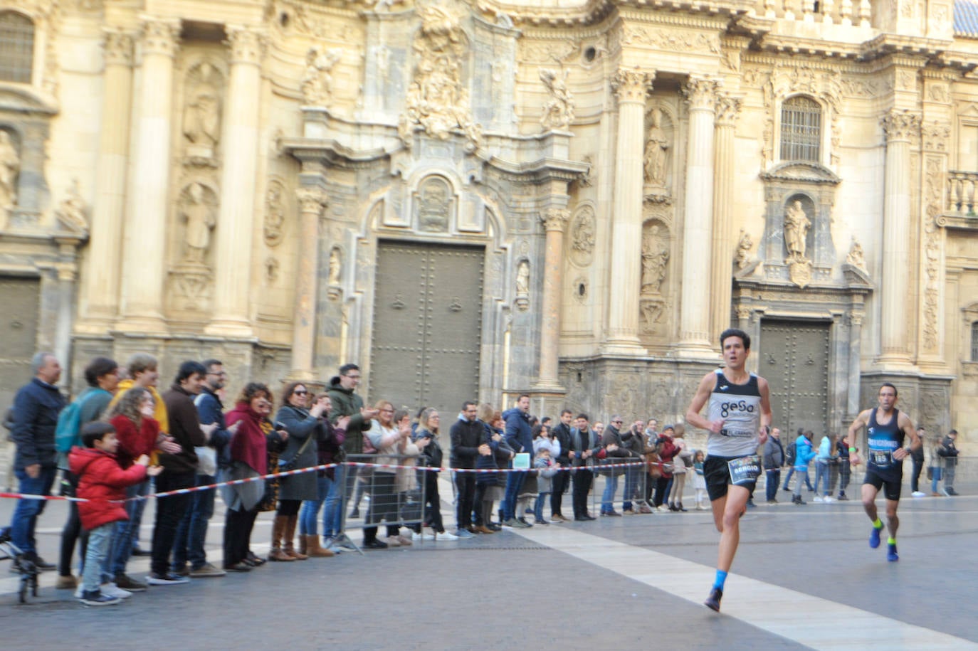 Cerca de 5.000 corredores no se han querido perder esta experiencia y han conseguido batir el récord de participación