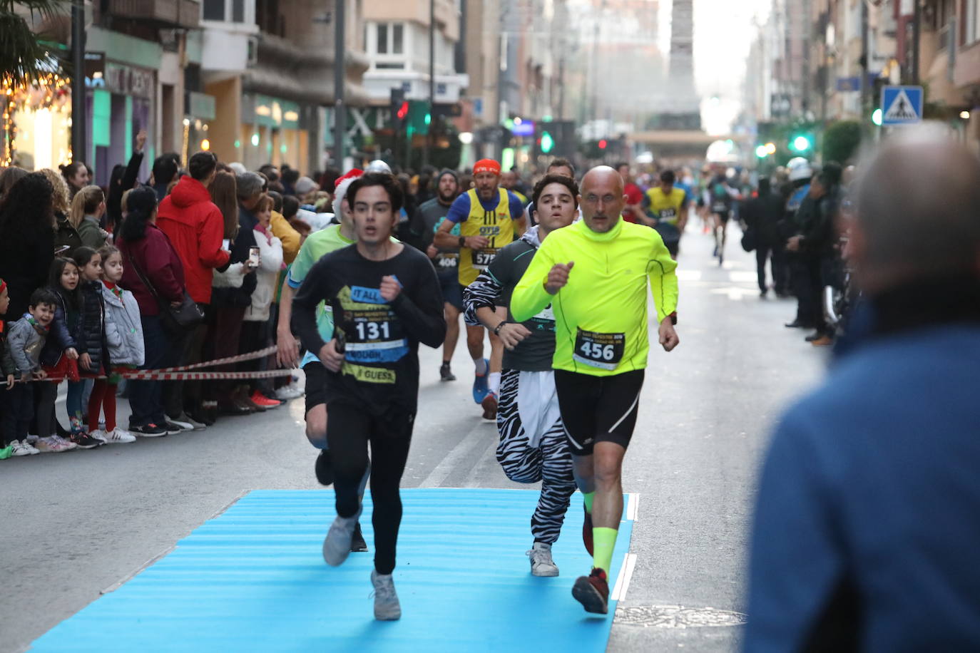 Más de 1.000 personas se unieron a la última carrera del año. 