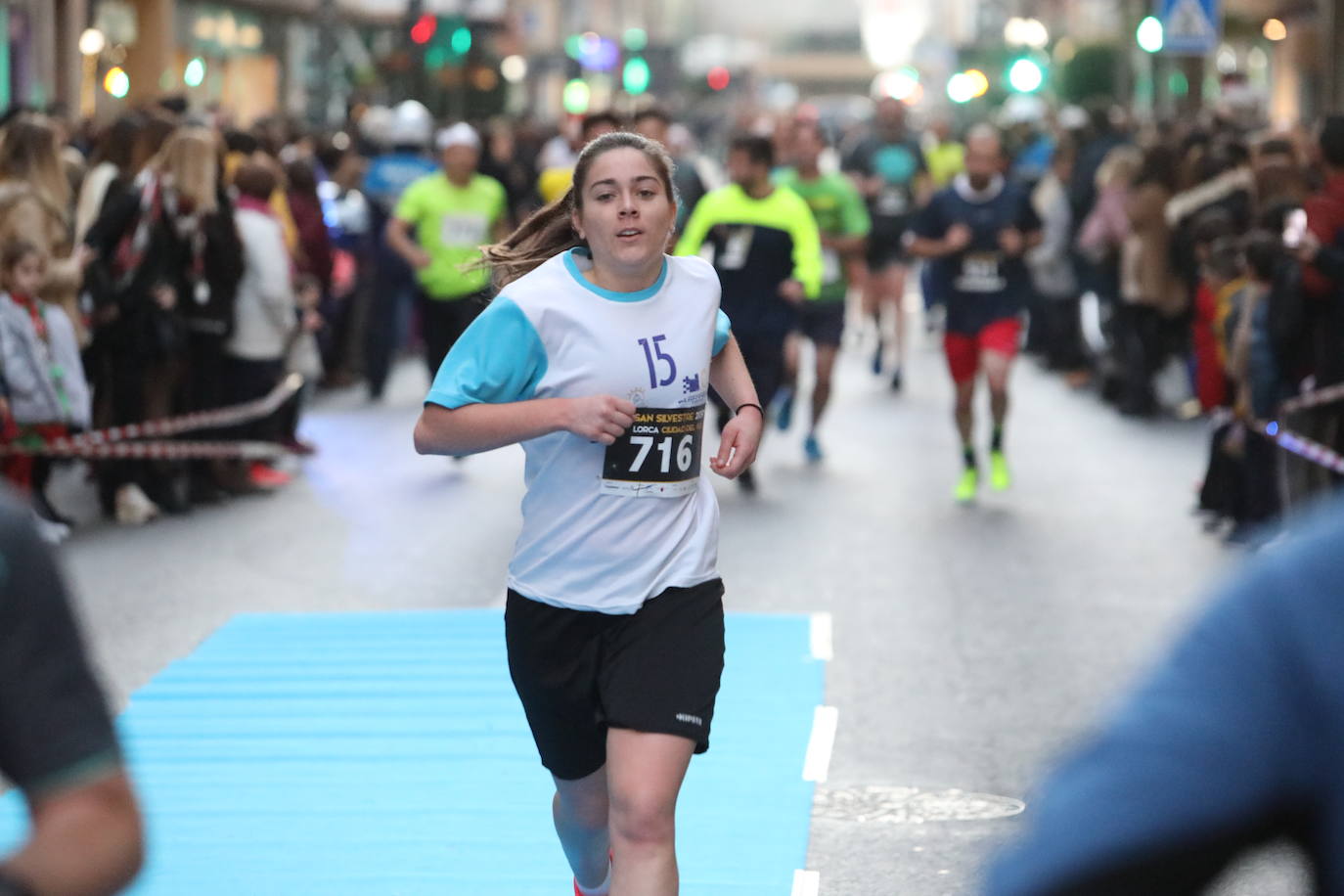 Más de 1.000 personas se unieron a la última carrera del año. 