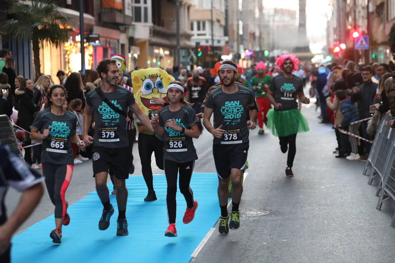 Más de 1.000 personas se unieron a la última carrera del año. 