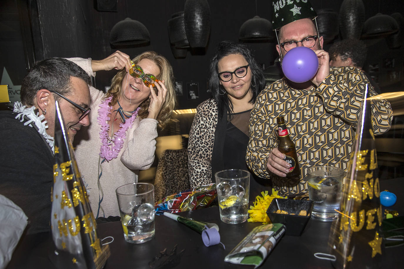 Los cartageneros recibieron al 2020 con sus mejores galas y muchas ganas de diversión.