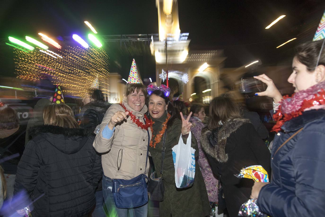 Los cartageneros recibieron al 2020 con sus mejores galas y muchas ganas de diversión.