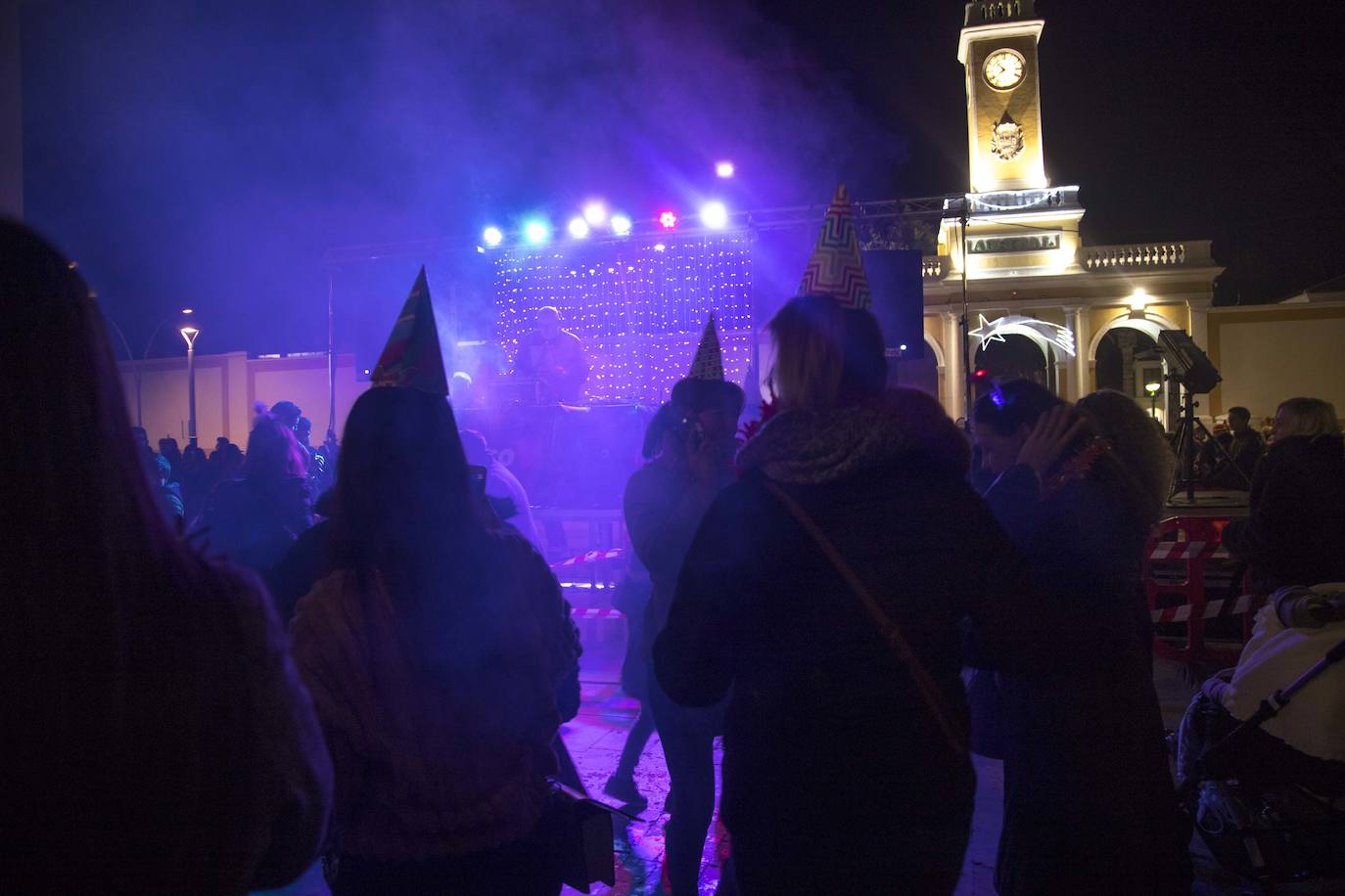 Los cartageneros recibieron al 2020 con sus mejores galas y muchas ganas de diversión.