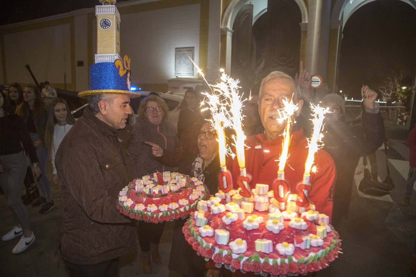 Los cartageneros recibieron al 2020 con sus mejores galas y muchas ganas de diversión.