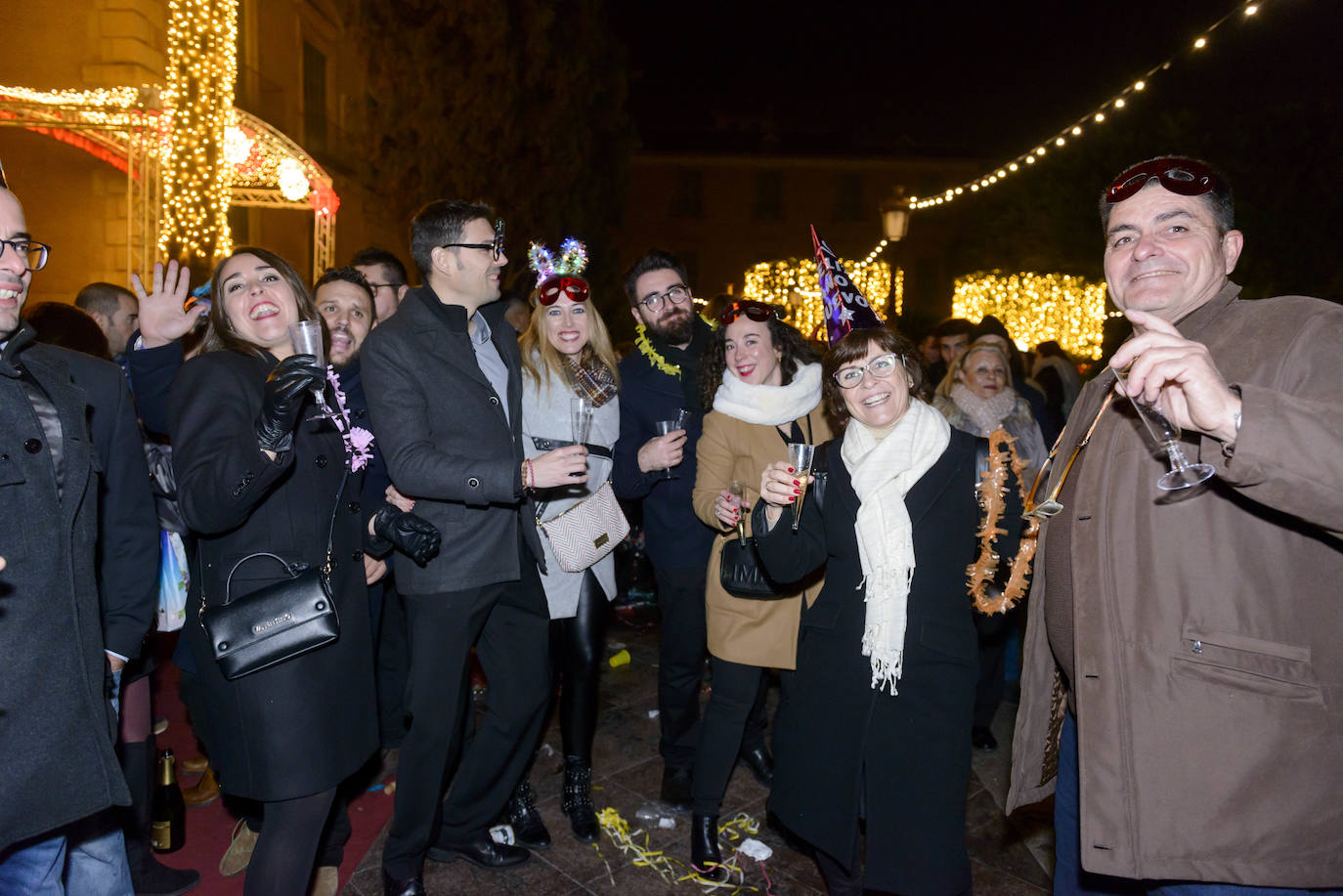 Las doce campanadas sonaron en la Glorieta de España para recibir con una fiesta al 2020.
