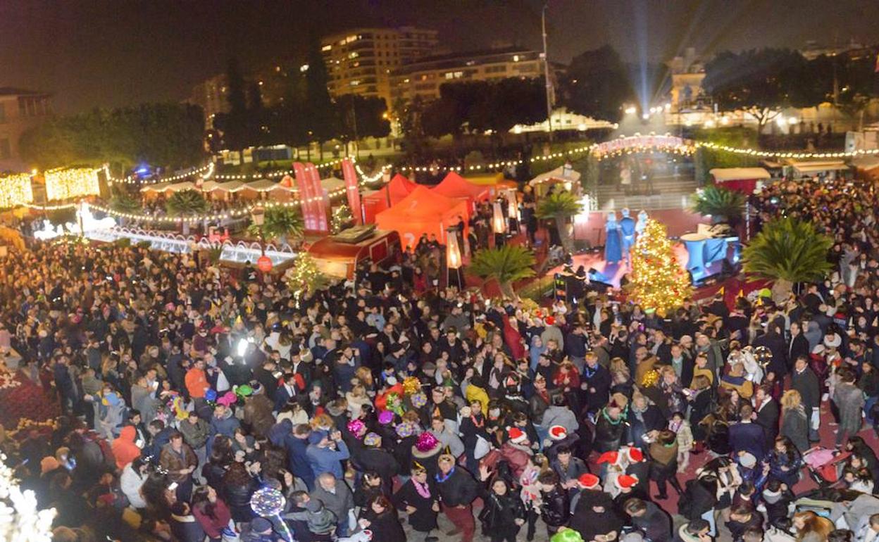 Asistentes a la celebración de Nochevieja que hubo en La Glorieta de Murcia 