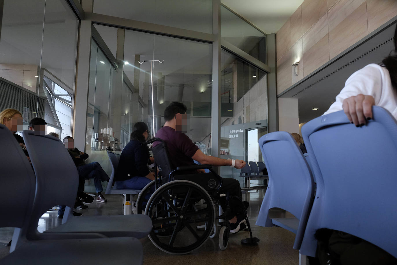 El Gobierno local y el PSOE culpan a la Comunidad de falta de previsión y piden abrir centros de salud por las tardes y prestar atención a domicilio.