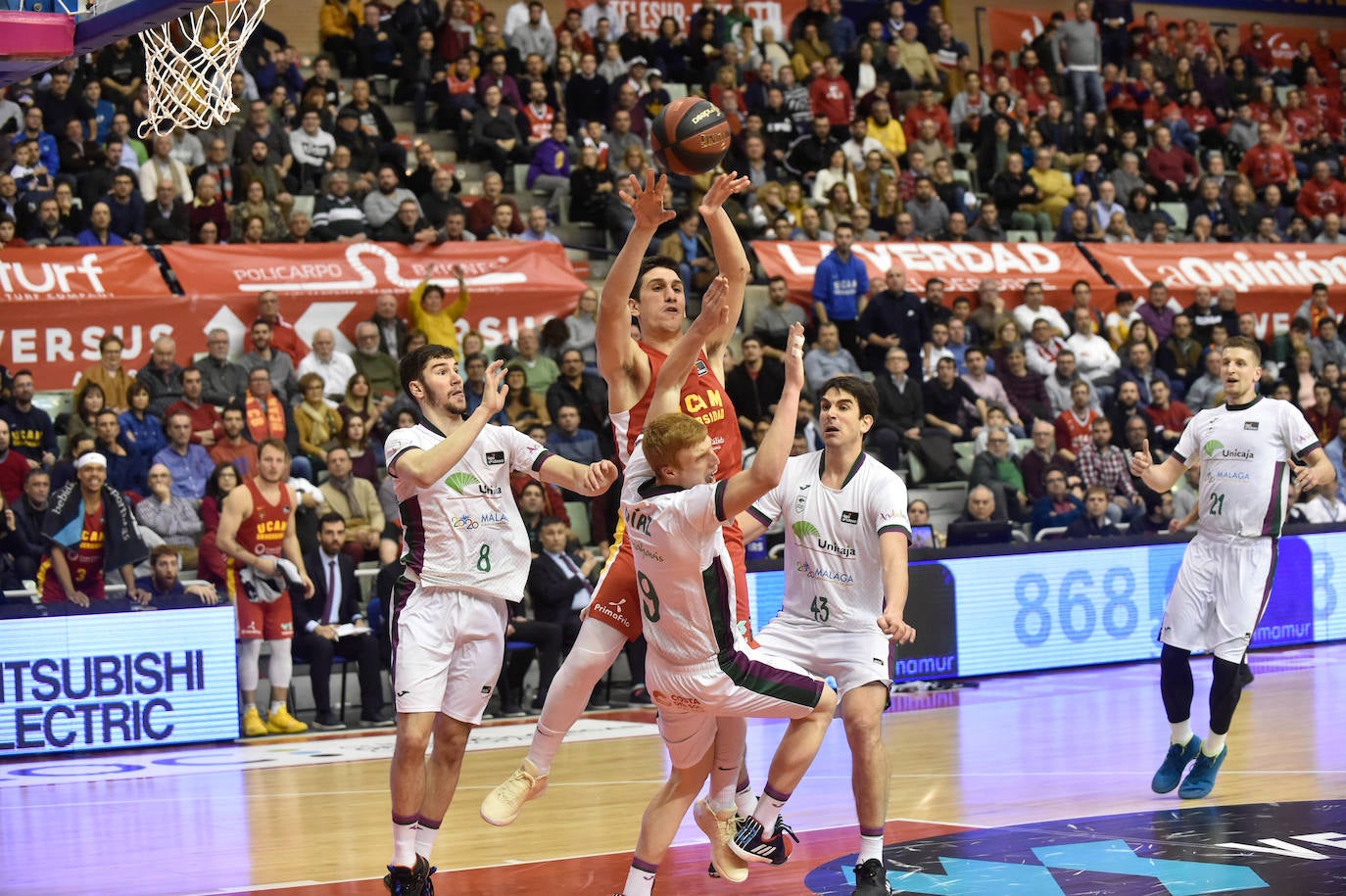 Los universitarios dicen adiós a sus ocho tropiezos consecutivos con su quinta victoria, sostenida en una gran defensa, mejora del juego colectivo y un Eddie autor de 27 puntos