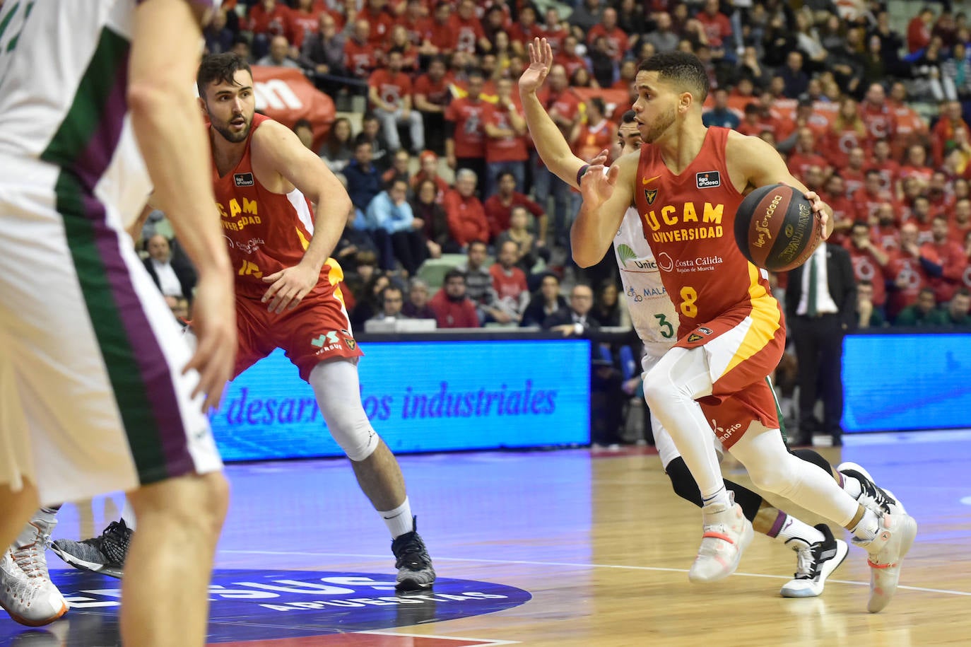 Los universitarios dicen adiós a sus ocho tropiezos consecutivos con su quinta victoria, sostenida en una gran defensa, mejora del juego colectivo y un Eddie autor de 27 puntos