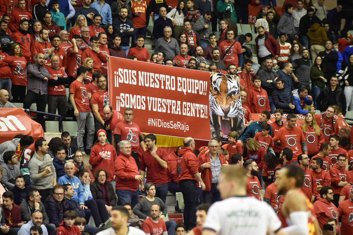 Los universitarios dicen adiós a sus ocho tropiezos consecutivos con su quinta victoria, sostenida en una gran defensa, mejora del juego colectivo y un Eddie autor de 27 puntos