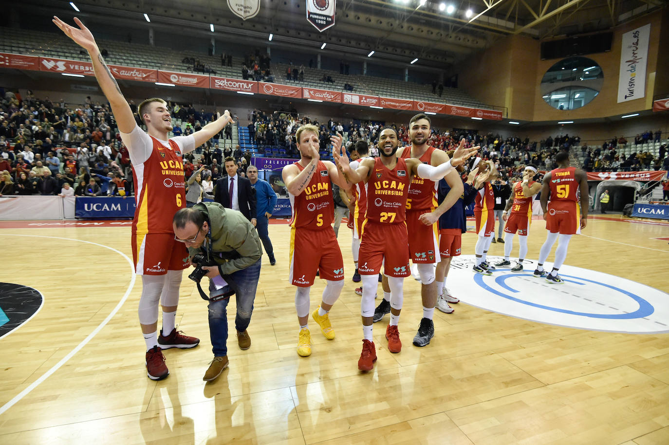 Los universitarios dicen adiós a sus ocho tropiezos consecutivos con su quinta victoria, sostenida en una gran defensa, mejora del juego colectivo y un Eddie autor de 27 puntos