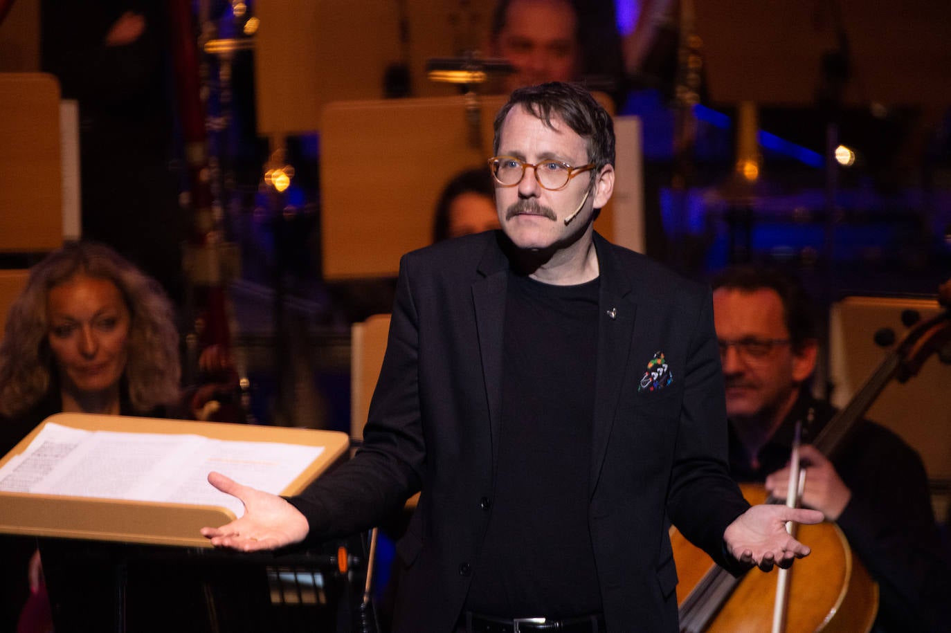 La Orquesta Sinfónica de la Región (OSRM) ofreció el primero de sus 'Conciertos canallas', programados con el fin de acercar la música clásica a nuevos públicos.