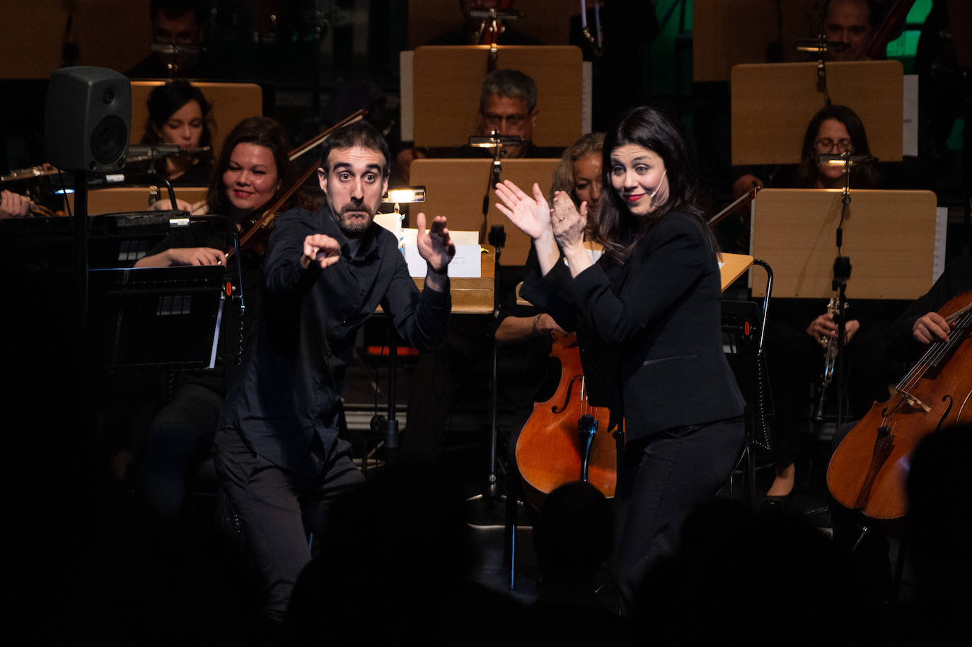 La Orquesta Sinfónica de la Región (OSRM) ofreció el primero de sus 'Conciertos canallas', programados con el fin de acercar la música clásica a nuevos públicos.