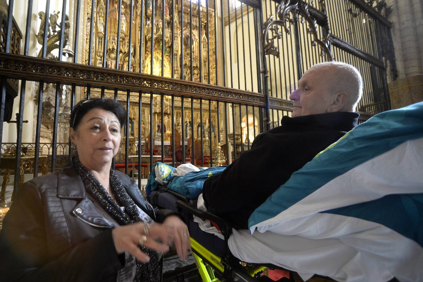 La Fundación Ambulancia del Deseo permite que un paciente holandés en cuidados paliativos recorra 2.000 kilómetros para visitar Murcia y Alicante, donde residen sus sobrinos