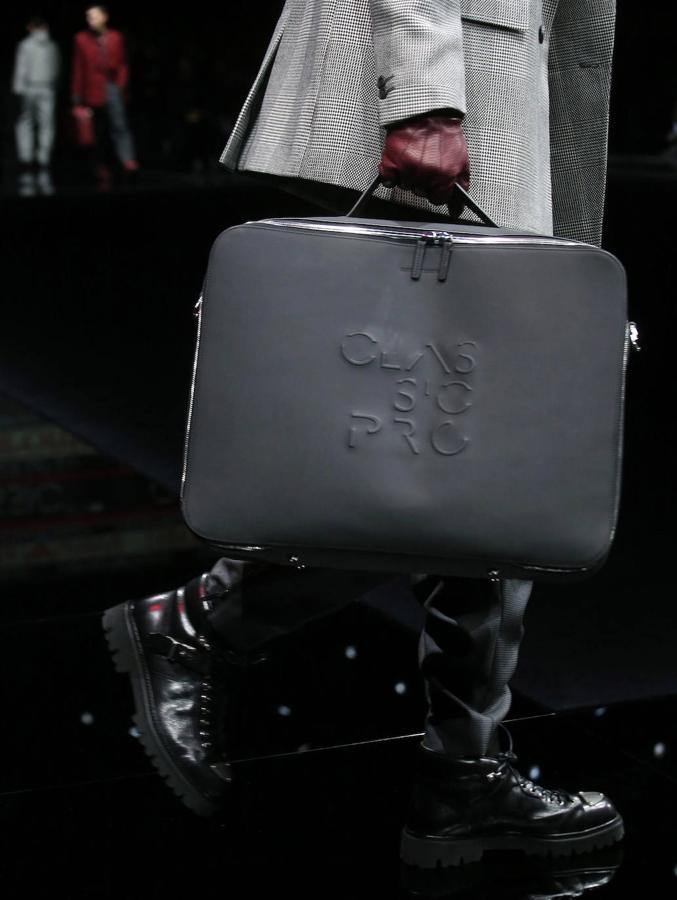 Las propuestas del diseñador Giorgio Armani desfilaron por la Milán Fashion Week.