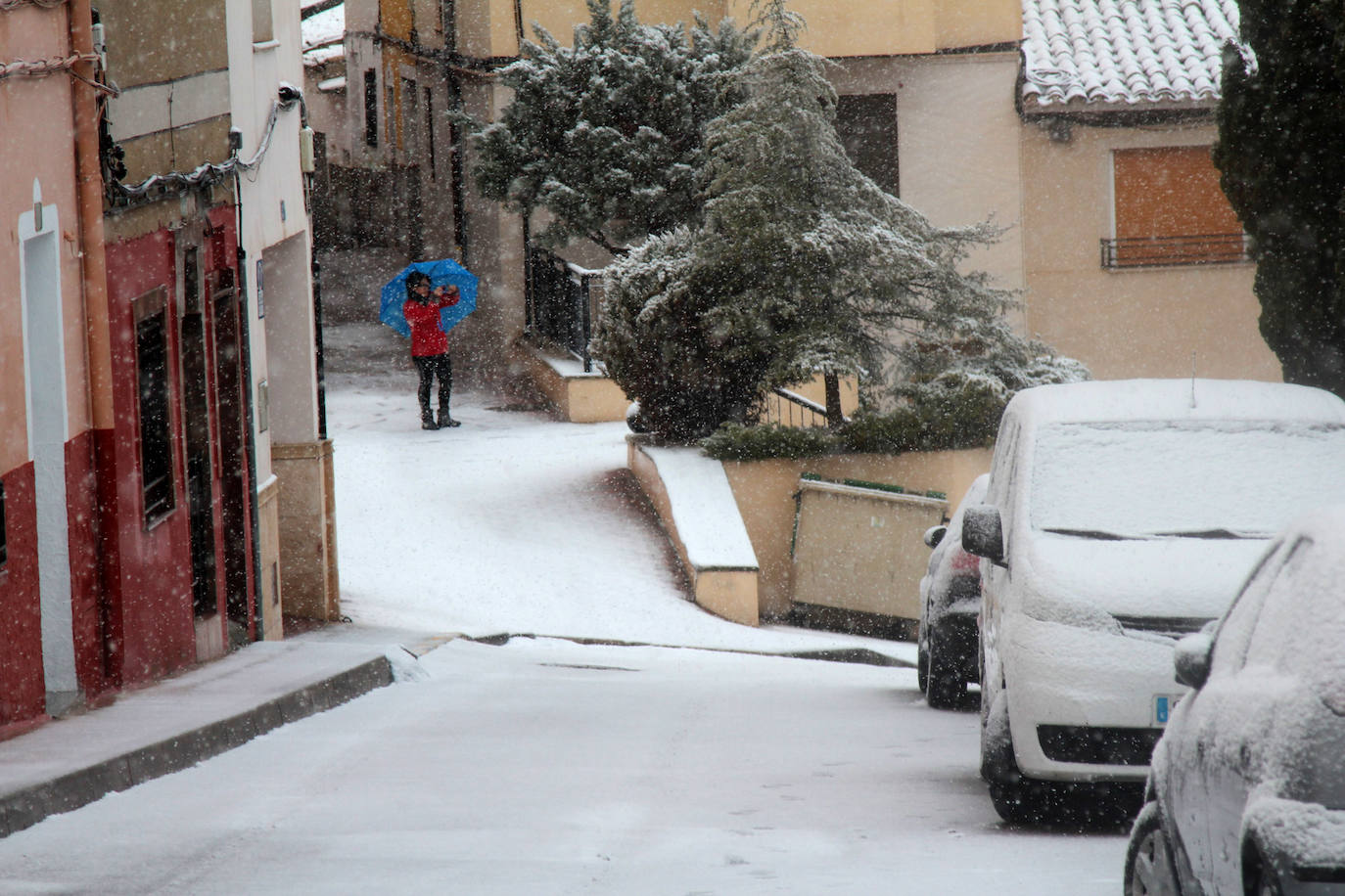 Junto a estos registros destacan los 20 centímetros de Bullas, a 600 metros; Caravaca-Los Rollos (15 centímetros), Benizar (10 cm), Totana-La Carrasca (10 cm) y Alhama-Sierra Espuña (2 cm)