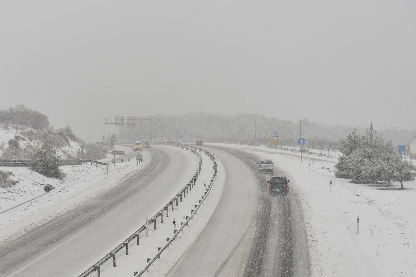 Junto a estos registros destacan los 20 centímetros de Bullas, a 600 metros; Caravaca-Los Rollos (15 centímetros), Benizar (10 cm), Totana-La Carrasca (10 cm) y Alhama-Sierra Espuña (2 cm)